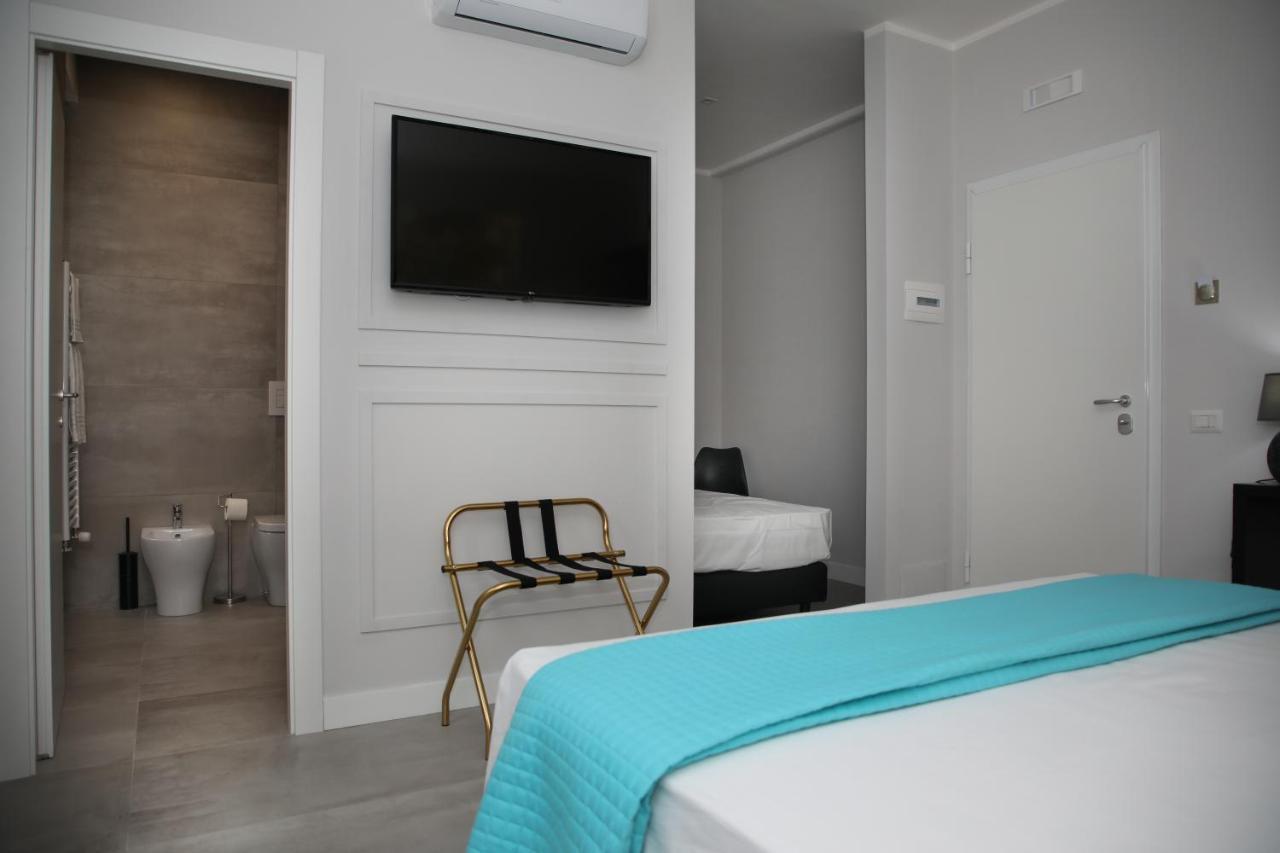 Principessa Isabella Luxury Rooms Salerno Exterior photo