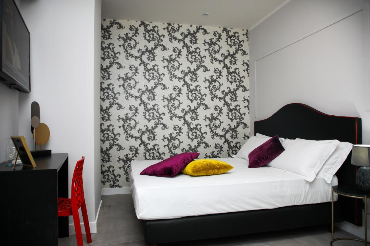 Principessa Isabella Luxury Rooms Salerno Exterior photo