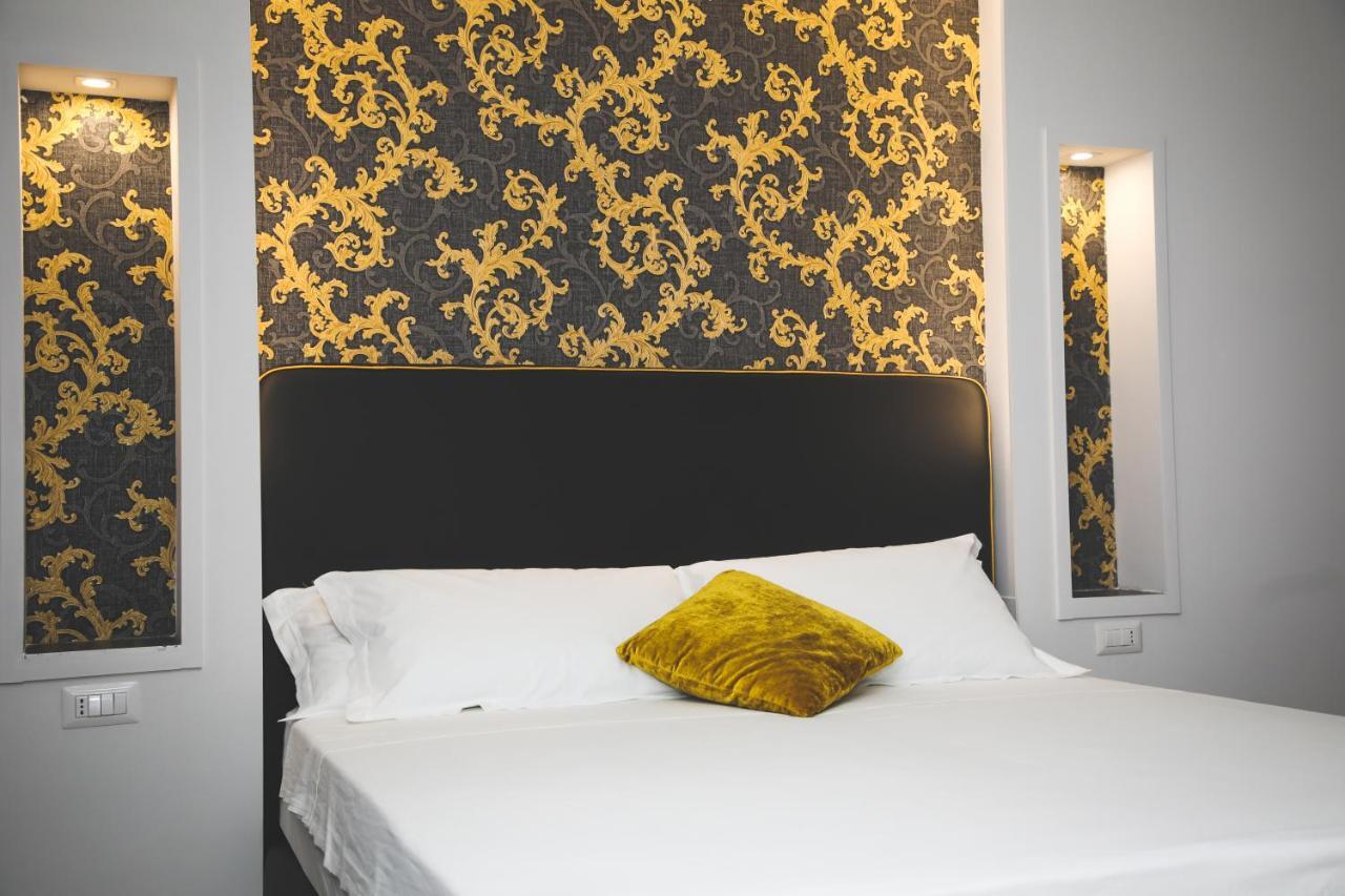 Principessa Isabella Luxury Rooms Salerno Exterior photo