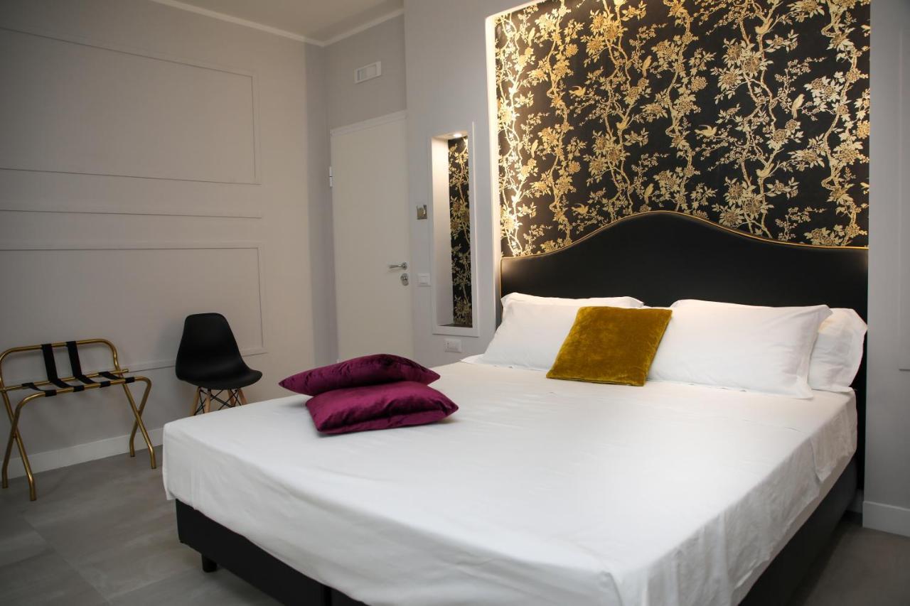 Principessa Isabella Luxury Rooms Salerno Exterior photo